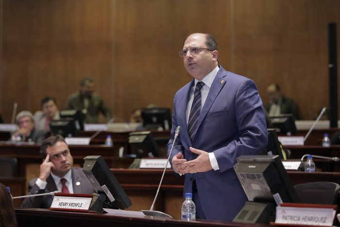 La nueva iniciativa es del presidente de la Asamblea, Henry Kronfle.