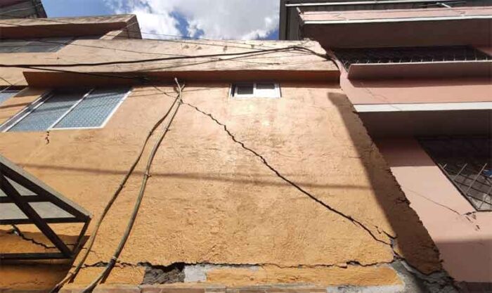 Viviendas afectadas en Solanda por construcción del Metro de Quito.