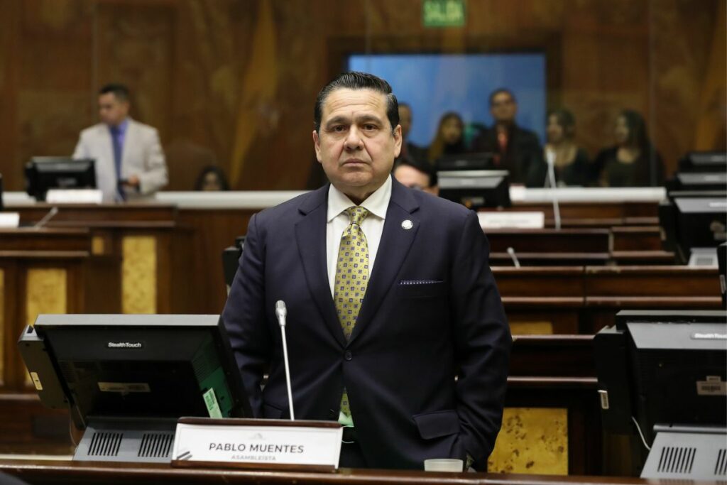 Pablo Muentes, en el Pleno de la Asamblea Nacional