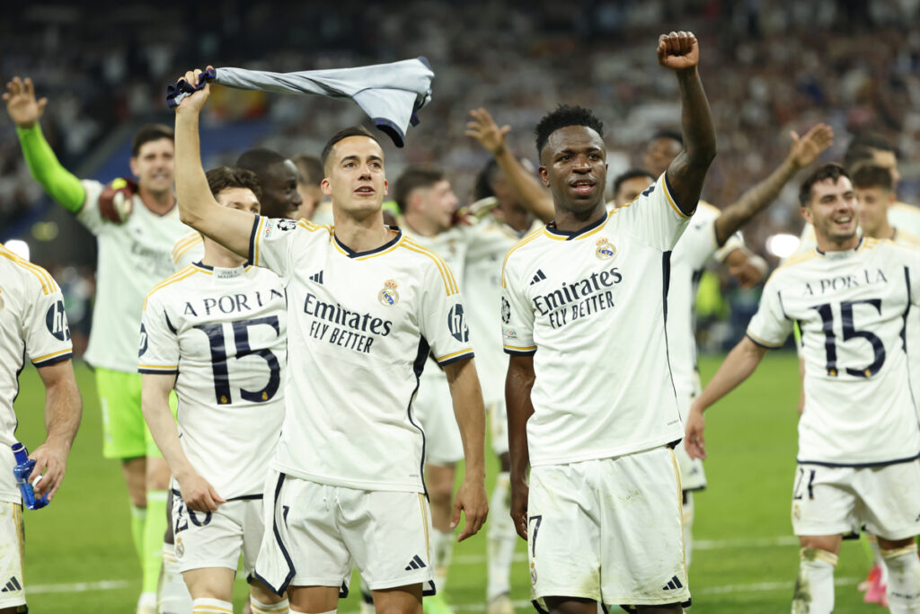 Jugadores del Real Madrid celebran su pase a la final de la UEFA Champions League