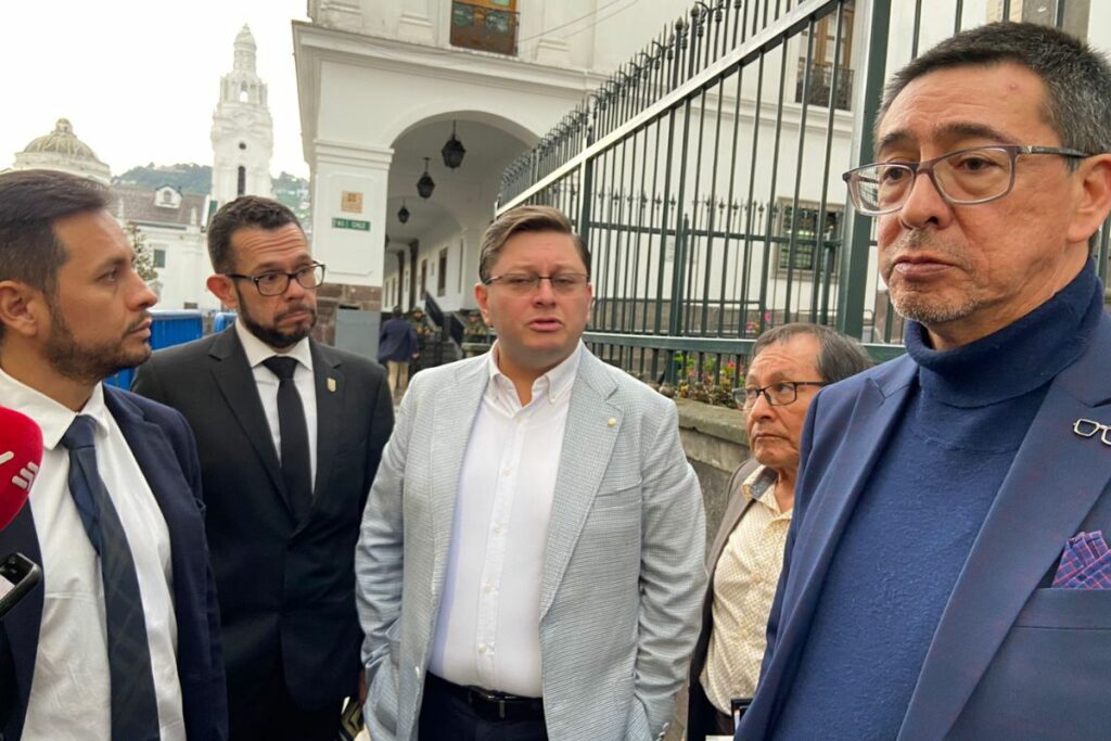 Familiares de Nos Faltan 3 acudieron al Palacio de Carondelet, este 9 de mayo de 2024. Foto: cortesía