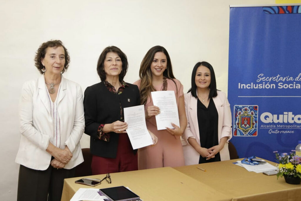 Firma de Acuerdo en un Espacio Cultural. Foto: Cortesía.