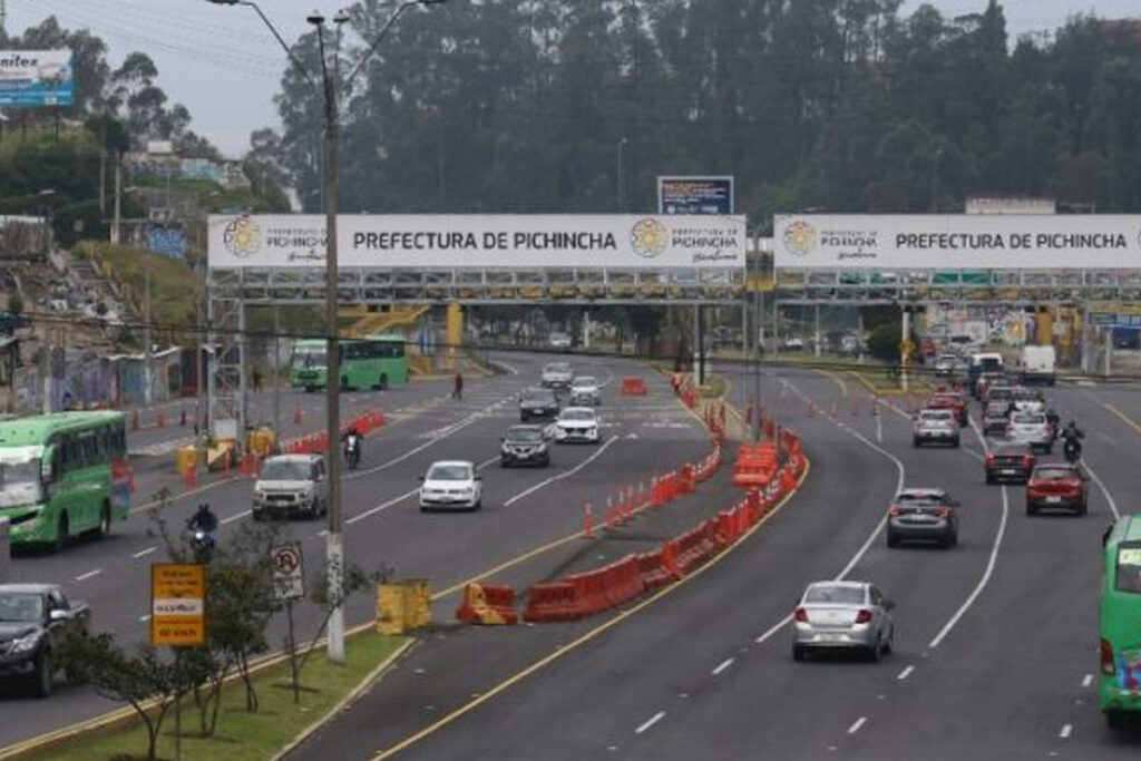 Foto representativa de los conductores que transitan con frecuencia por los cánones viales en Quito