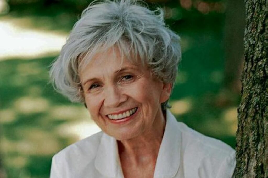 Alice Munro, ganadora del Premio Nobel de Literatura en 2013, nos deja un legado literario que explora las complejidades humanas.