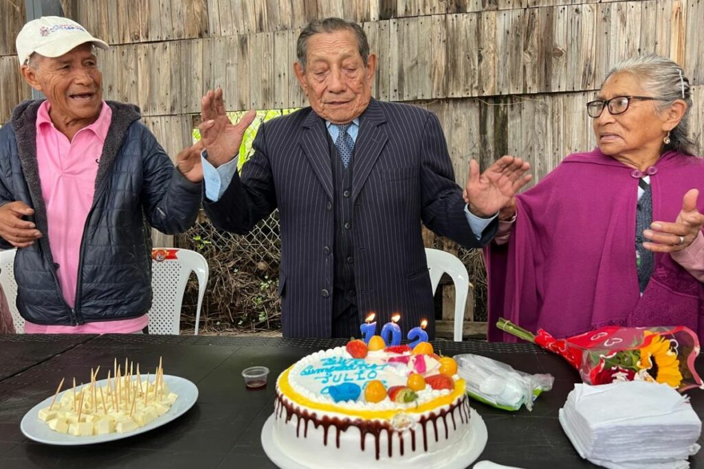 Julio César Castellanos tiene 102 años y vive en Cumbayá