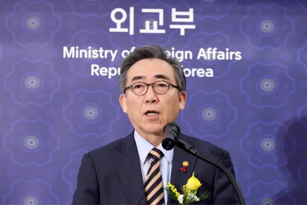 Imagen del ministro surcoreano Cho Tae-yul