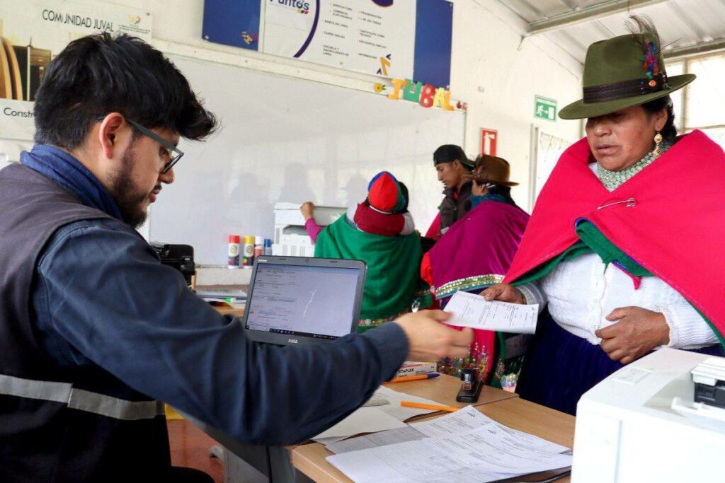 El CNE atiende normalmente los cambios de domicilio electoral durante el feriado por el Día del Trabajo, 3, 4 y 5 de mayo del 2024. Foto: CNE