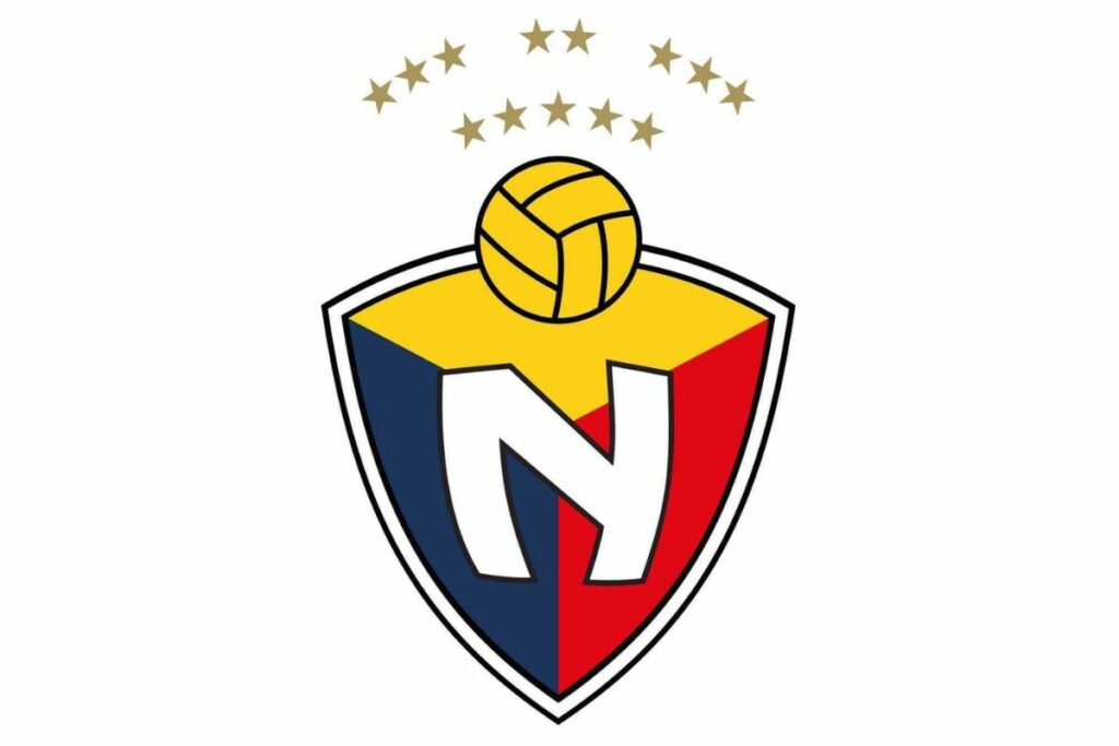 El Nacional tiene uno de los últimos escudos del fútbol ecuatoriano modificados