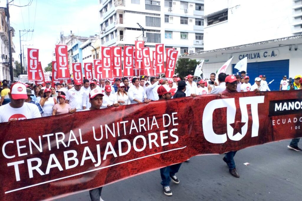 Trabajadores durante la movilización por el Día del Trabajo en Guayaquil. Foto: Cortesía CUT