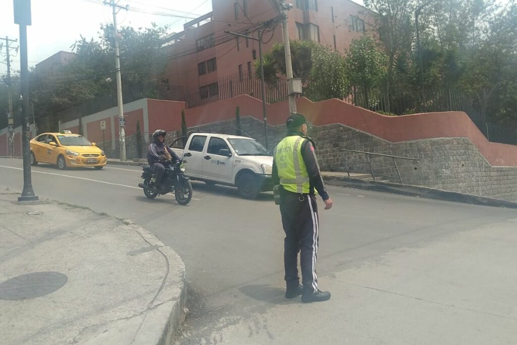 Imagen representativa de agentes de tránsito