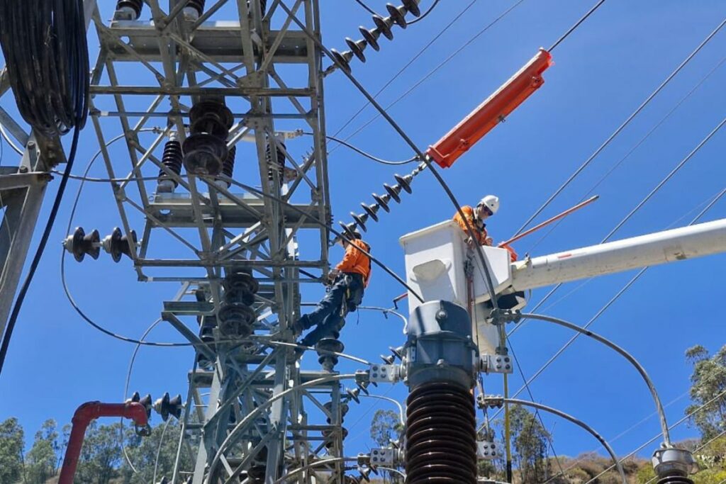 Trabajos de mantenimiento en una central hidroeléctrica