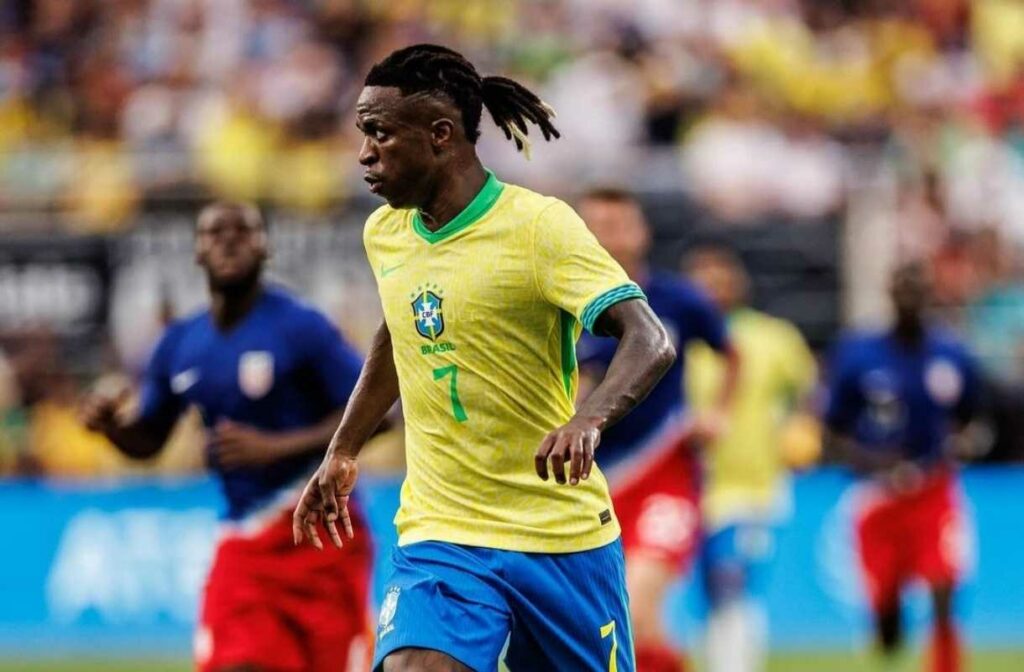 Vinicius Jr en un partido con la Selección de Brasil en la Copa América antes de enfrentar a Ecuador.