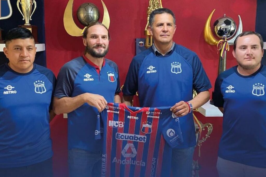 Imagen representativa del nuevo equipo técnico del Deportivo Quito