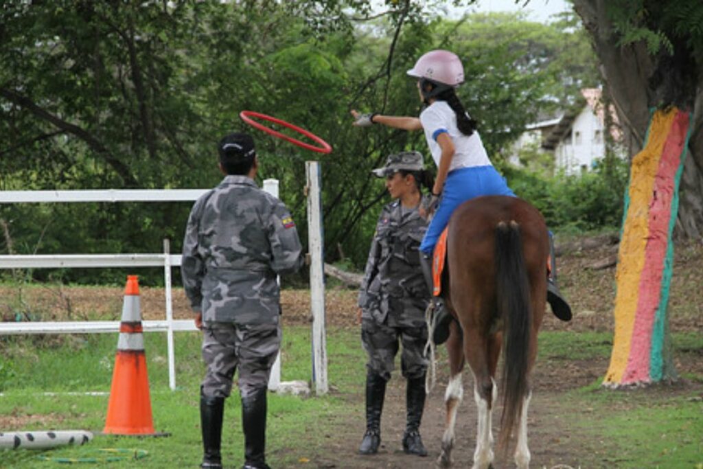 Servicio de equinoterapia de la Policía