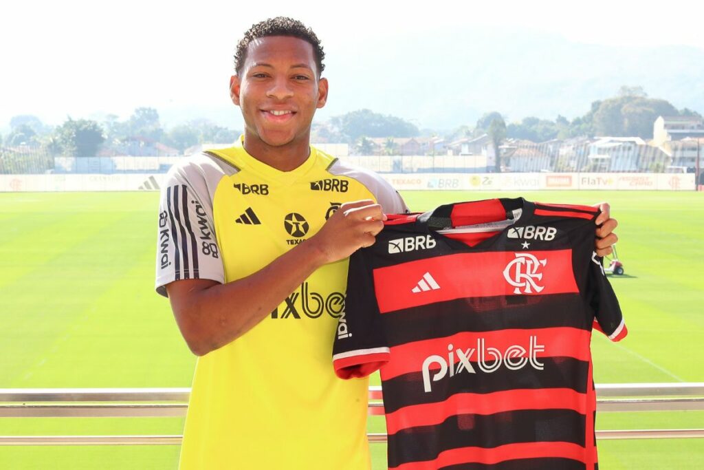 Imagen de Gonzalo Plata con la camiseta del Flamengo de Brasil