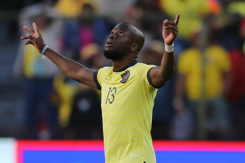 Imagen destacada del encuentro en el que Enner Valencia anotó para Ecuador en las eliminatorias sudamericanas.