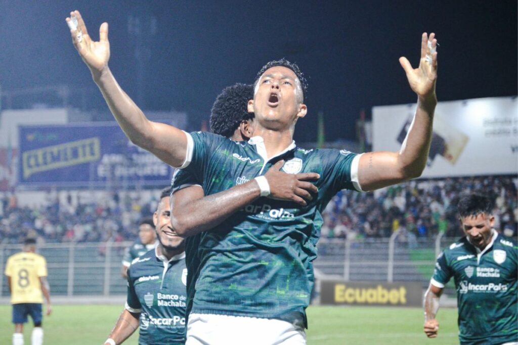 Imagen de un gol anotado en el partido entre Orense y Universidad Católica.