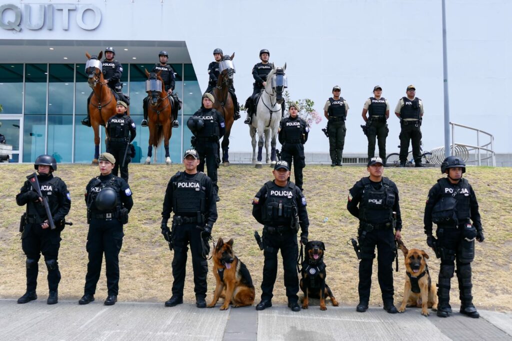 Múltiples medidas de seguridad se implementaron durante la apertura del evento en Quito. Imagen: Policía Nacional