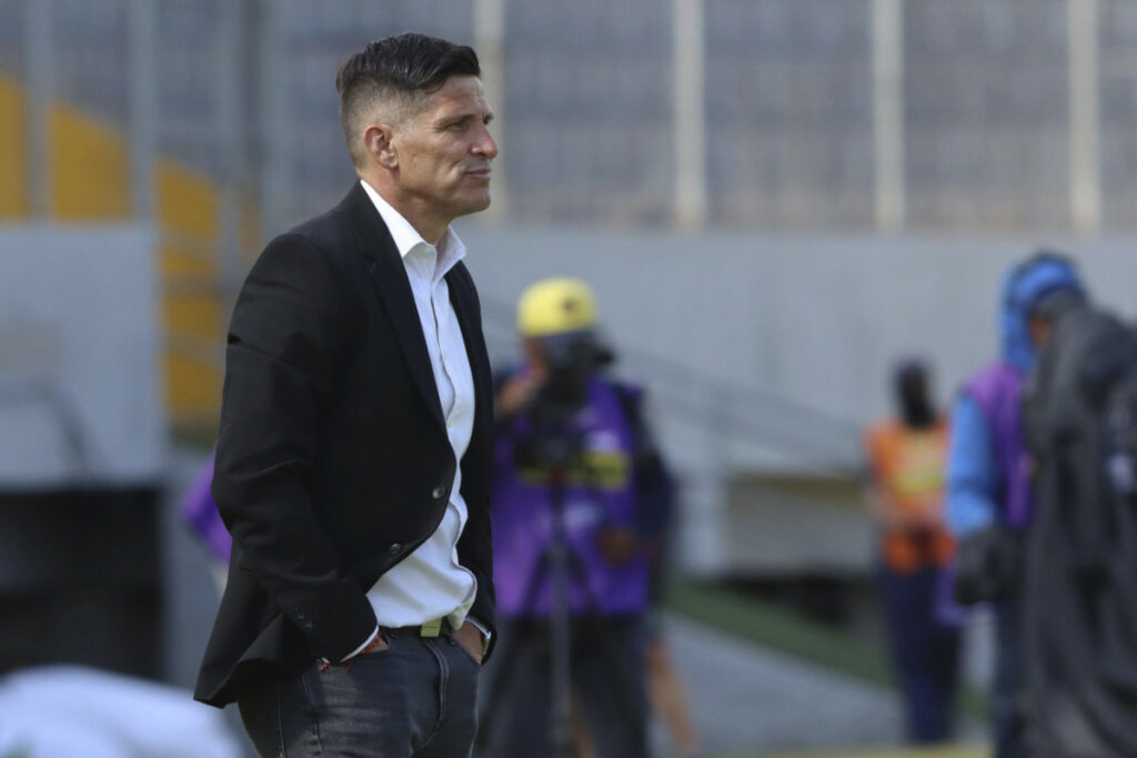 Entrenador de Aucas Gabriel Ernesto Pereyra