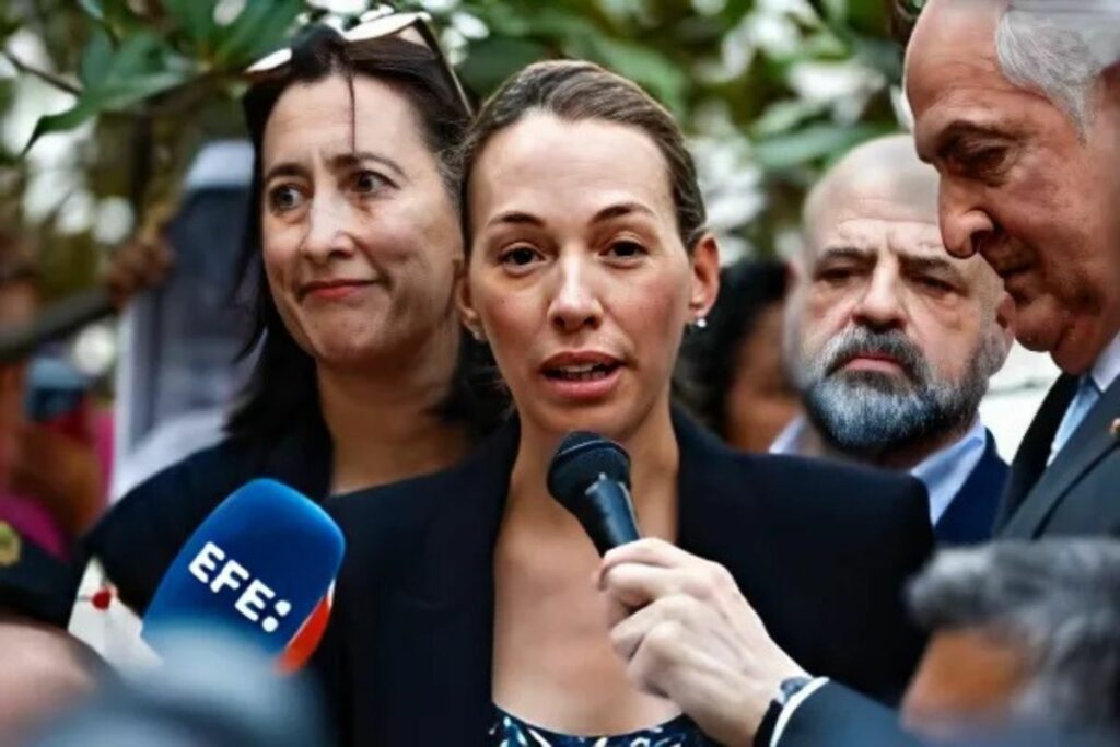 Carolina González y Antonio Ledezma participan en una concentración en Madrid