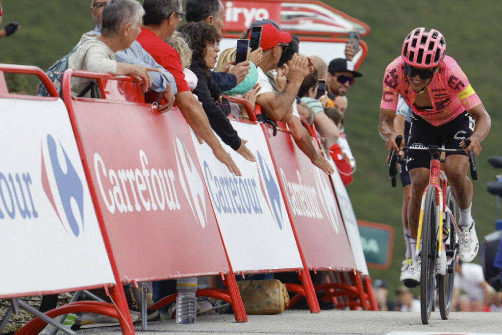 Fotografía de Richard Carapaz en la etapa 20 de la Vuelta a España 2024.