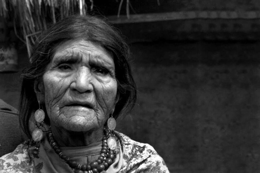 Dolores Cacuango fue pionera en la defensa de la identidad indígena. Foto: mandragorateatro.org.