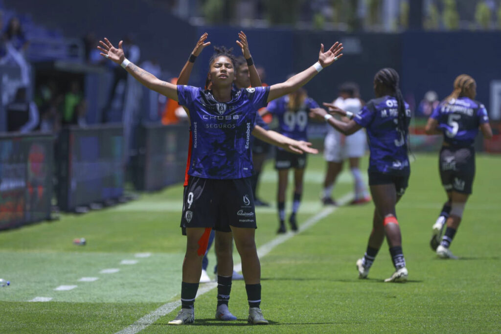 Celebración del equipo femenino