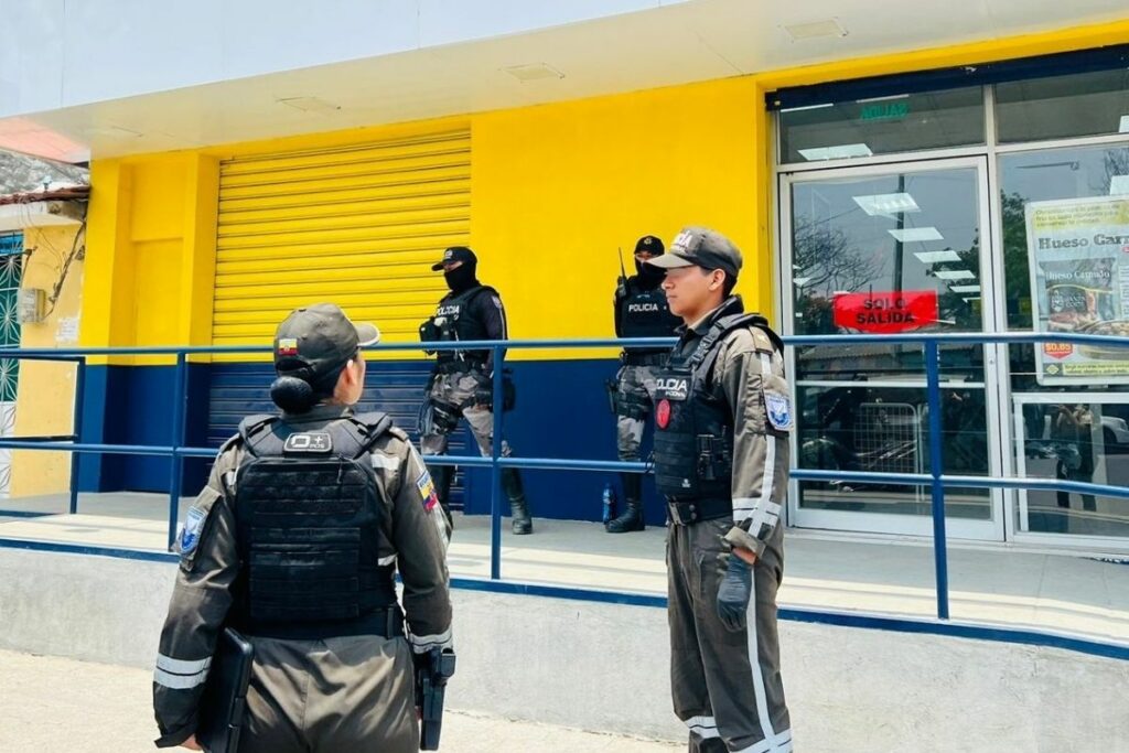 El lugar fue custodiado por la Policía y guardias de seguridad privados