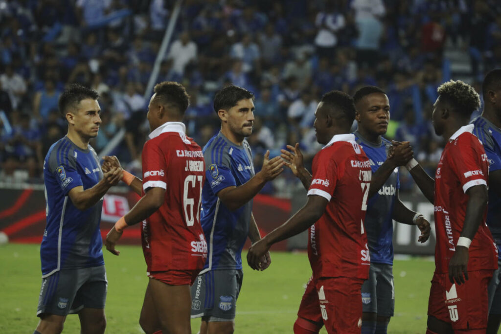 Imagen representativa del partido entre Emelec y Técnico Universitario en la Copa Ecuador 2024.