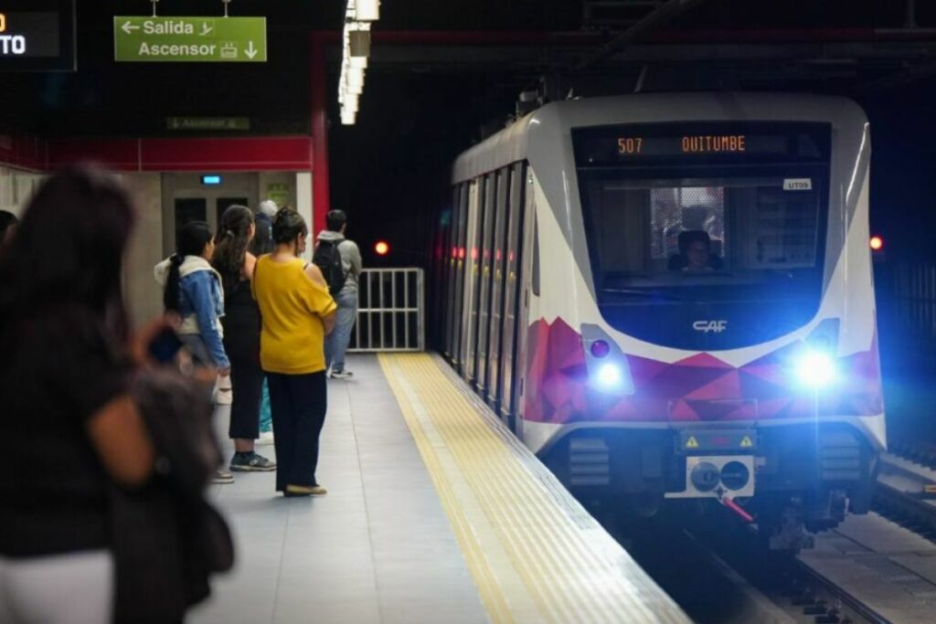 Imagen representativa del nuevo sistema de pago implementado en el Metro de Quito.