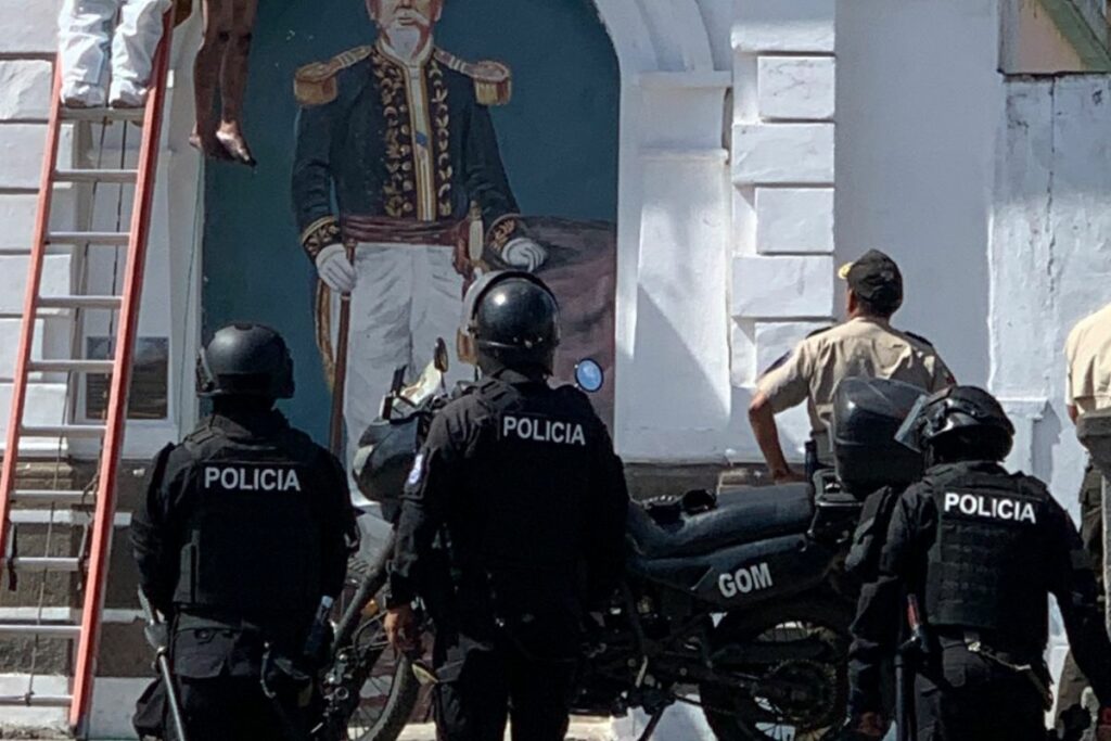 La captura visual de los procedimientos policiales realizados en la escena