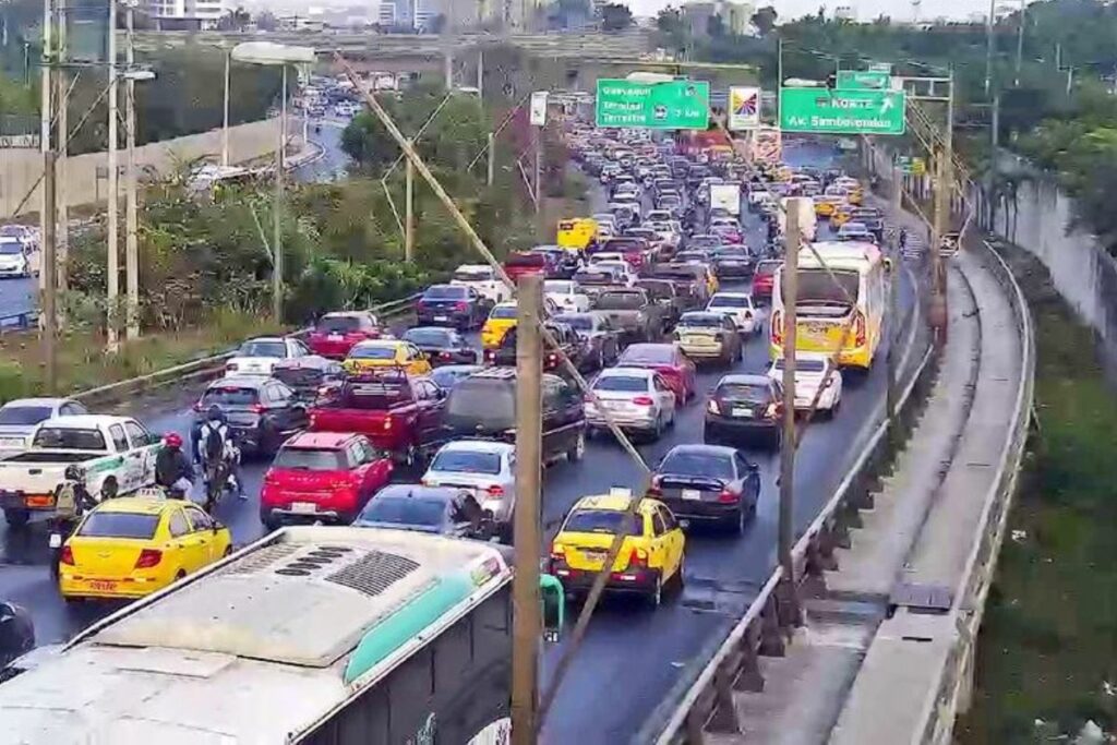 Foto representativa de tráfico en la ciudad