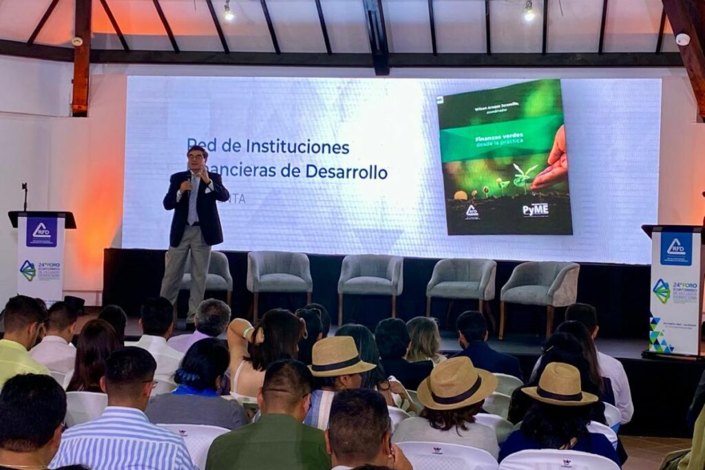 Foro sobre inclusion financiera en Galápagos.