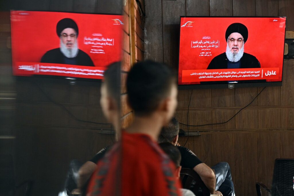 Imagen de Nasrala pronunciando un discurso televisado en Beirut, Líbano