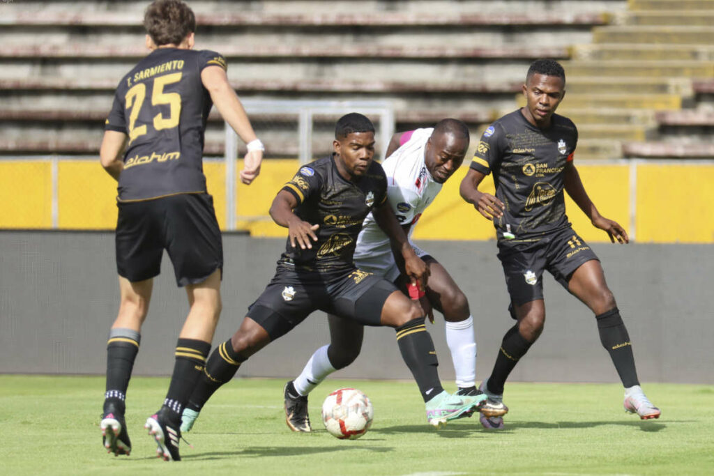 Imagen de jugadores en un encuentro de fútbol